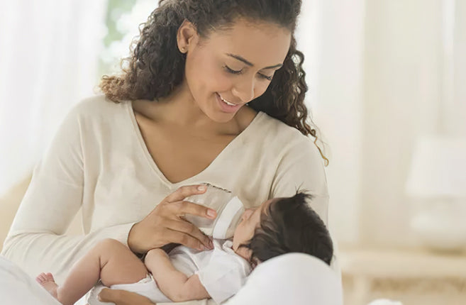 A Guide to Travel While Breastfeeding