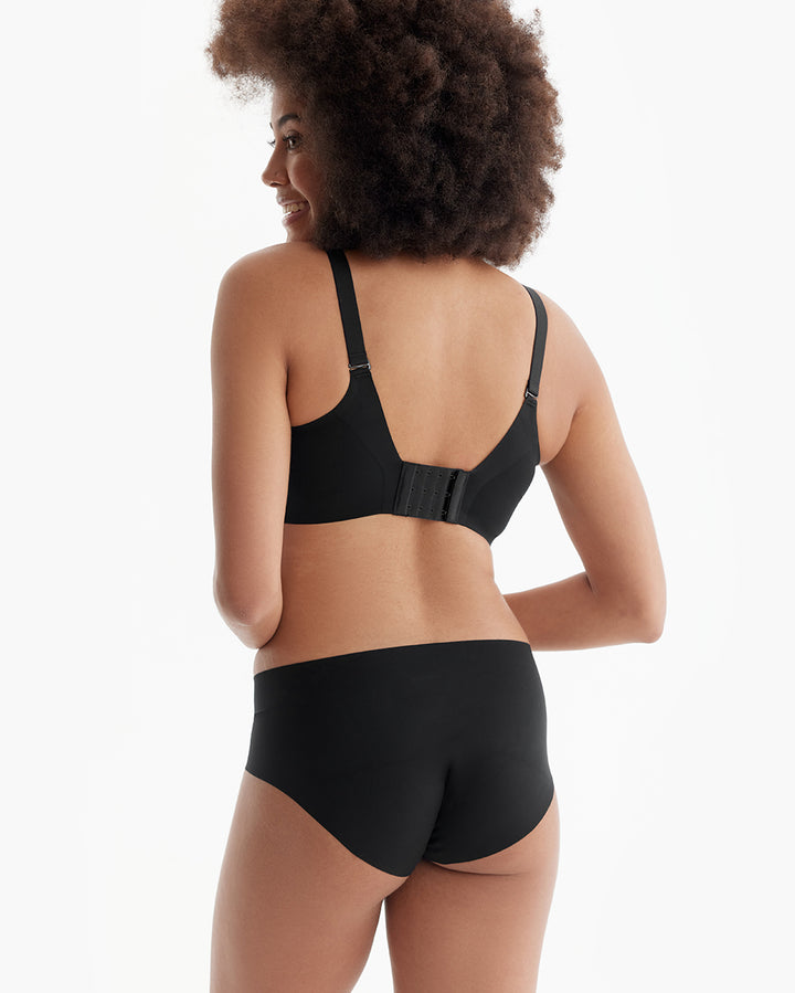 Black Ultra Soft Seamless Nursing Bra YN21 back. Wide adjustable straps, multi-hook closure ensure optimal fit.